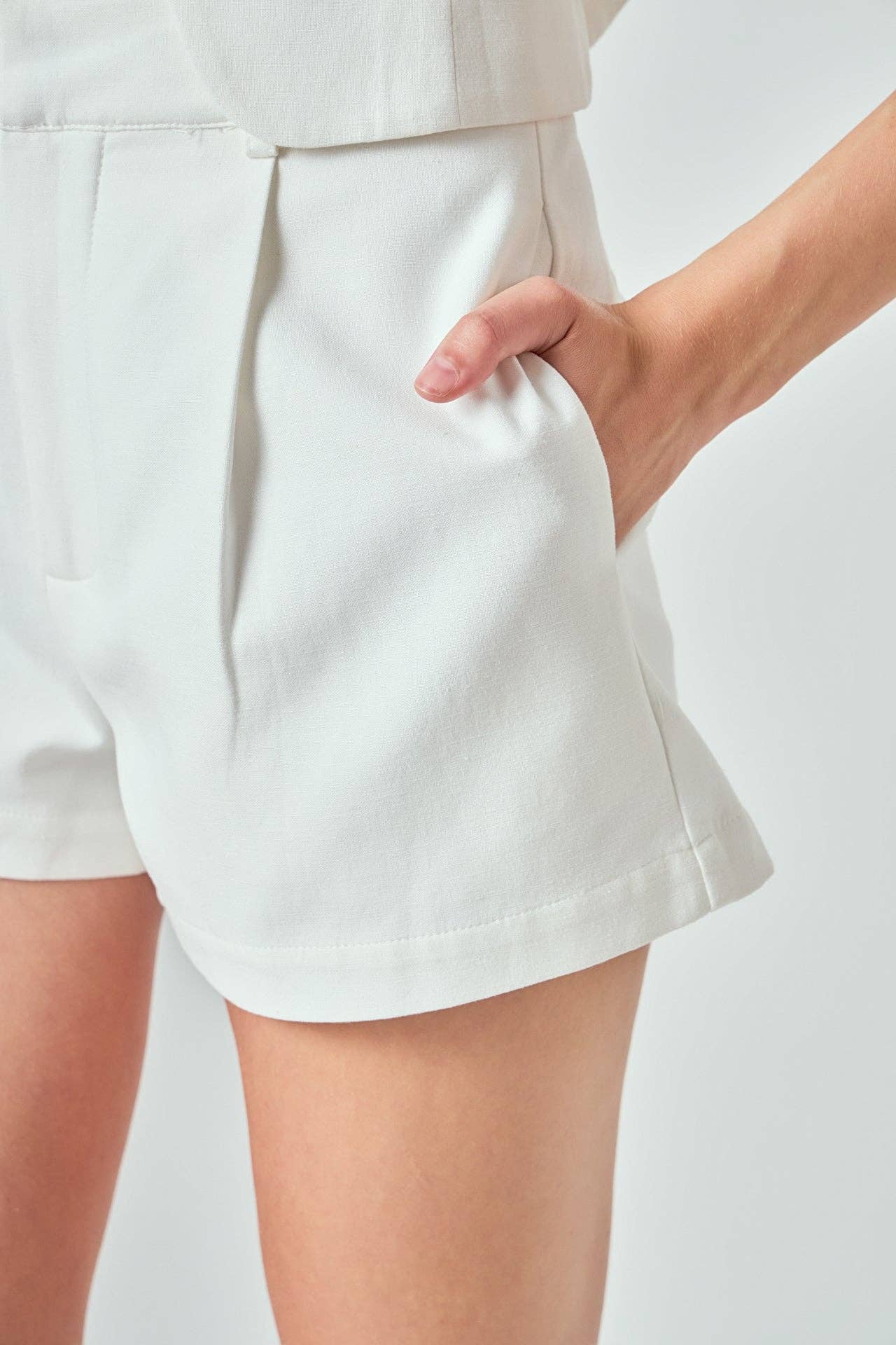 The Off White Linen Pintuck Shorts