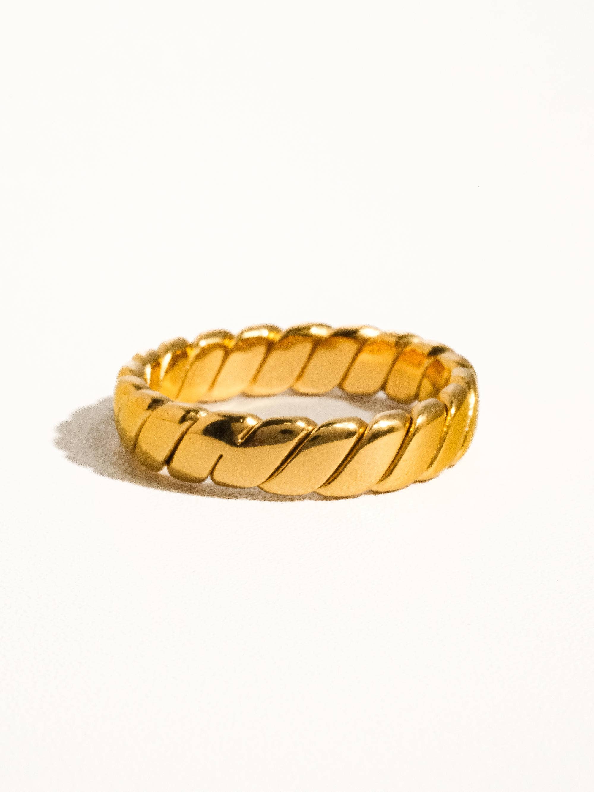 The Laurel Ring
