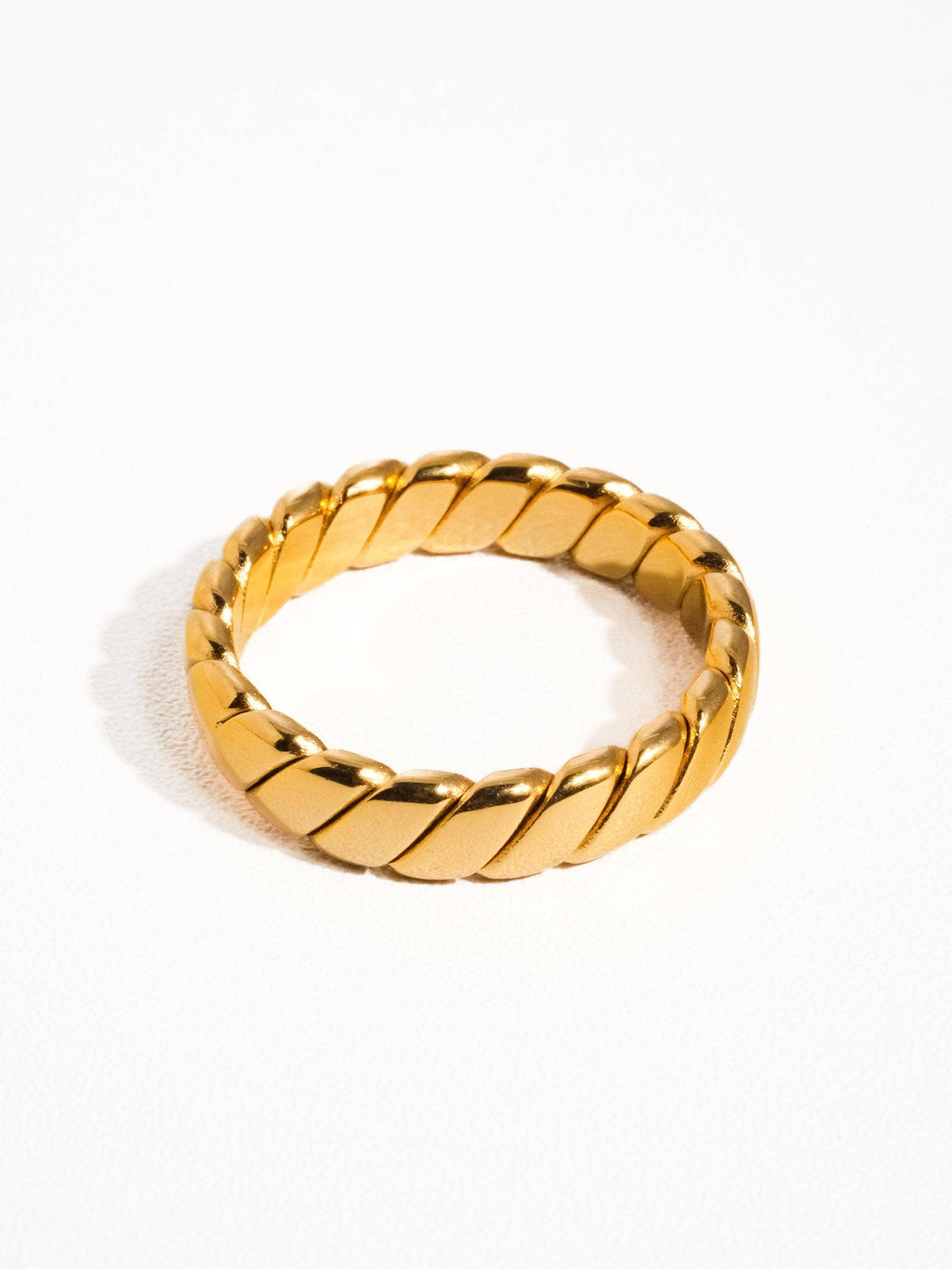 The Laurel Ring