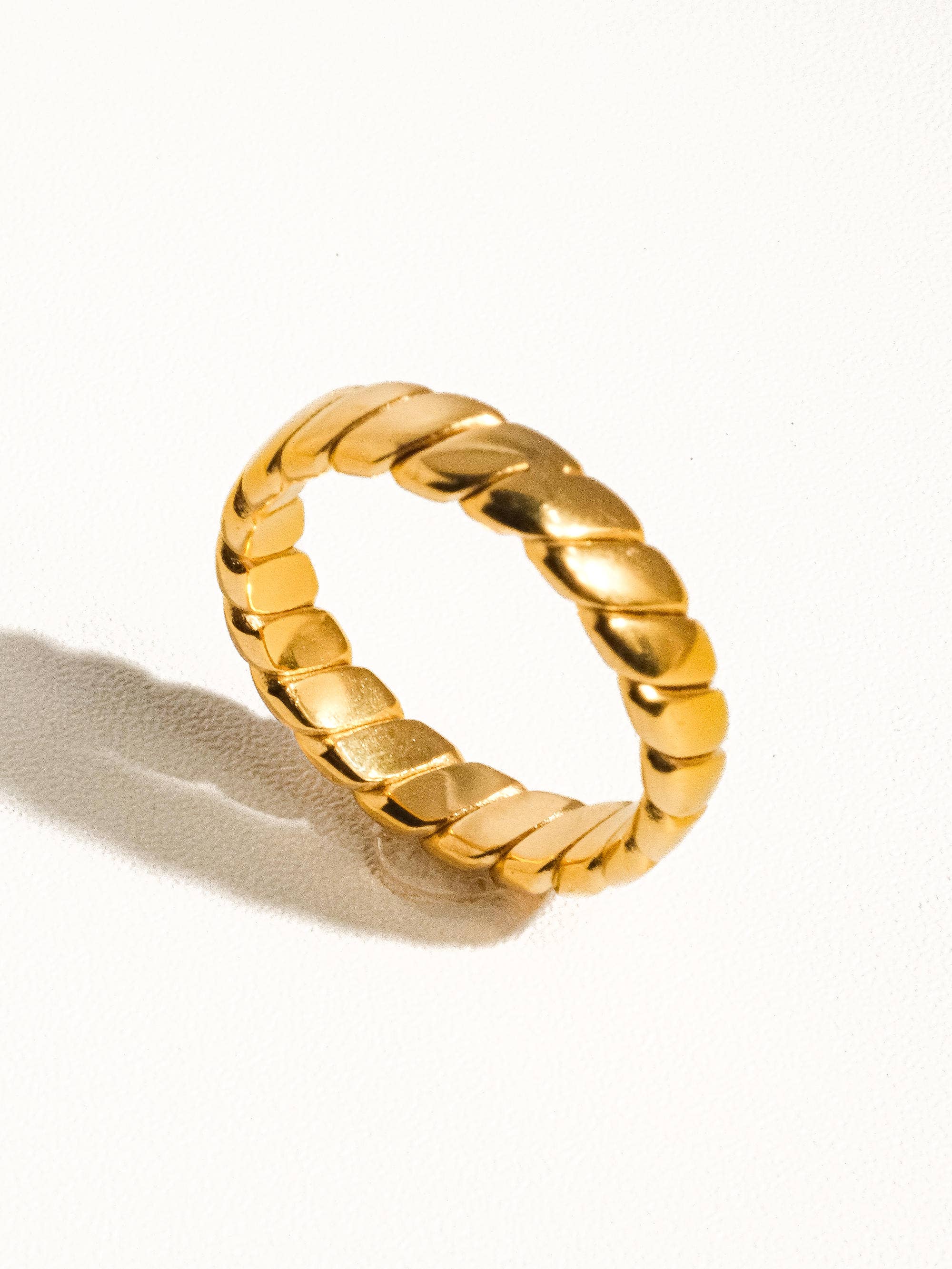 The Laurel Ring