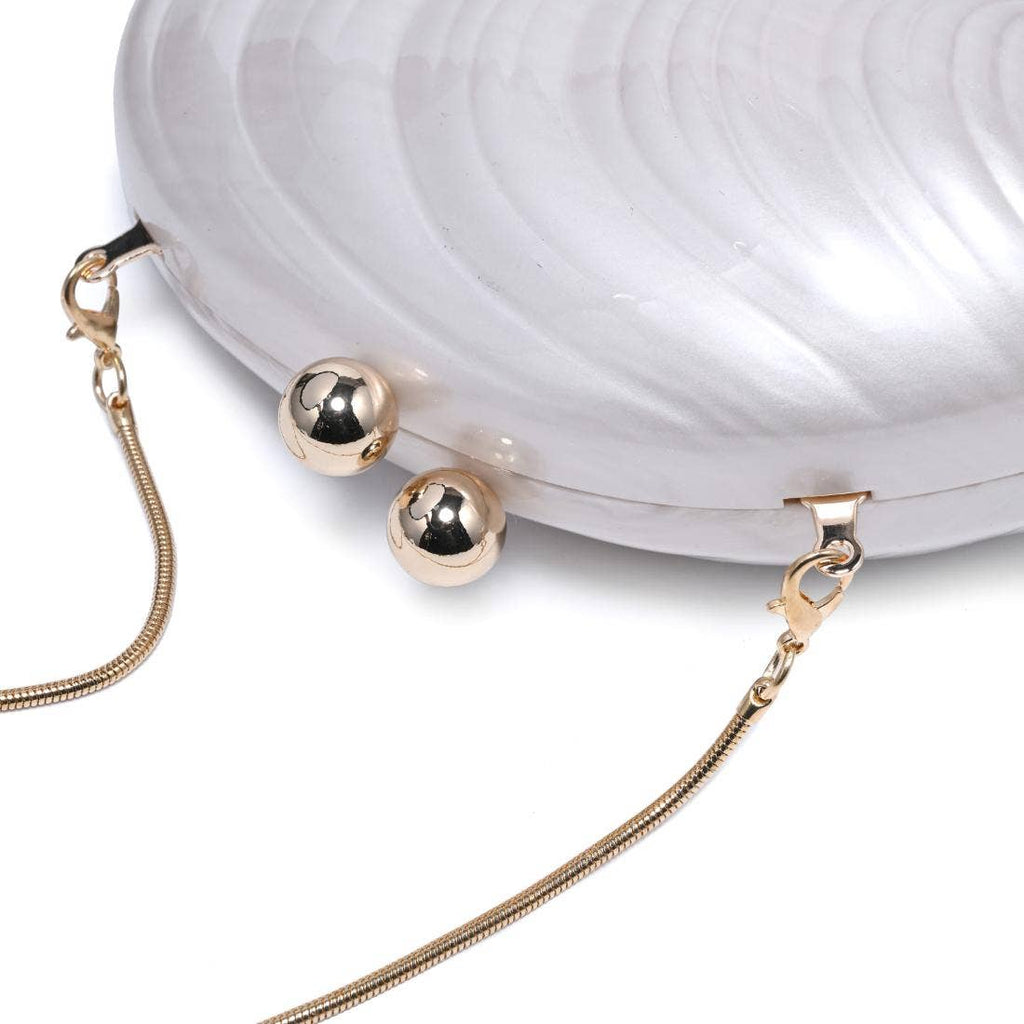 The Capri Clutch
